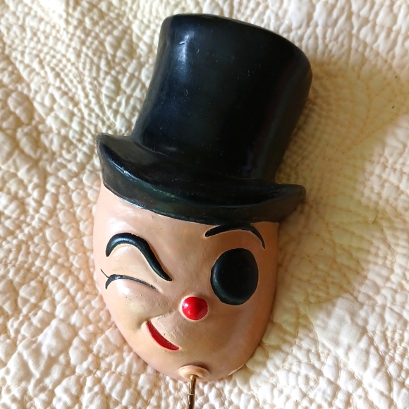 Cute Chalkware Face Couple Hooks - Picture 2 of 7